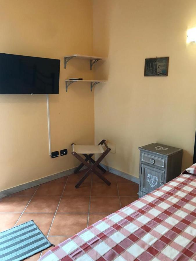 Il Giardino Delle Esperidi Bed & Breakfast Fosdinovo Dış mekan fotoğraf
