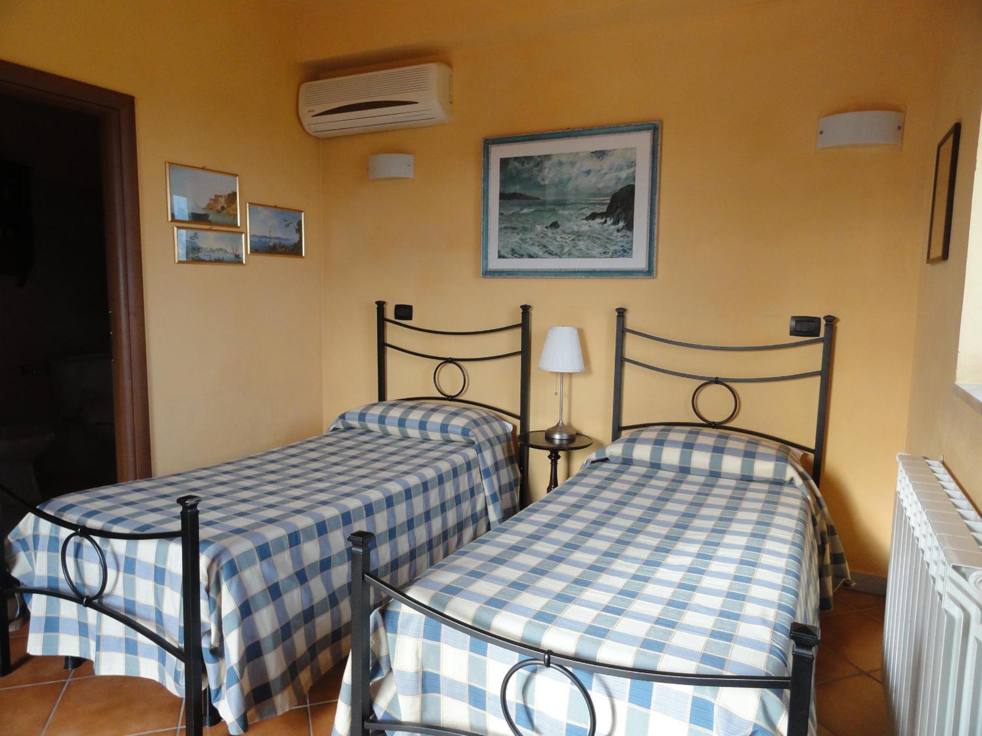 Il Giardino Delle Esperidi Bed & Breakfast Fosdinovo Oda fotoğraf