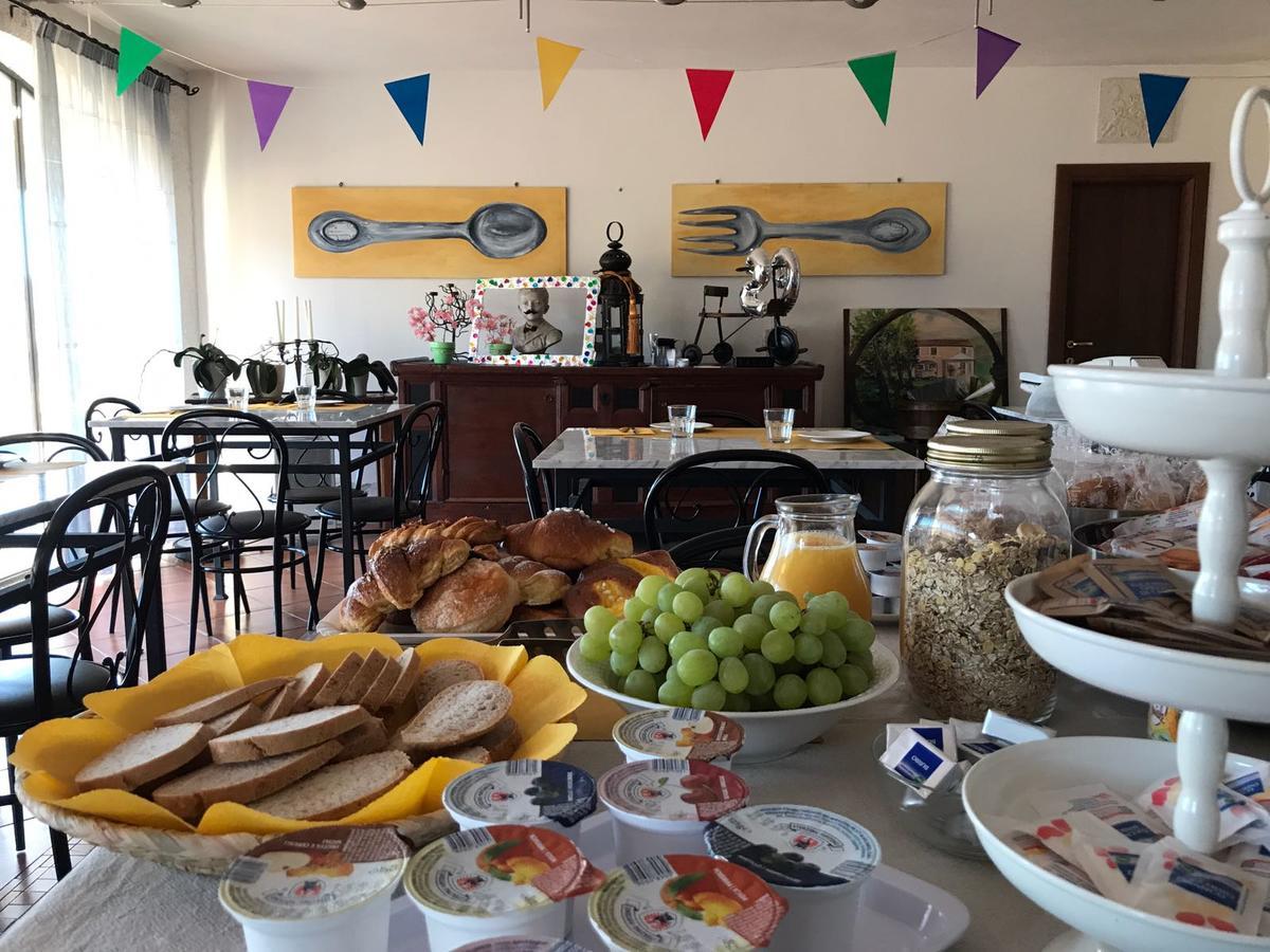 Il Giardino Delle Esperidi Bed & Breakfast Fosdinovo Dış mekan fotoğraf